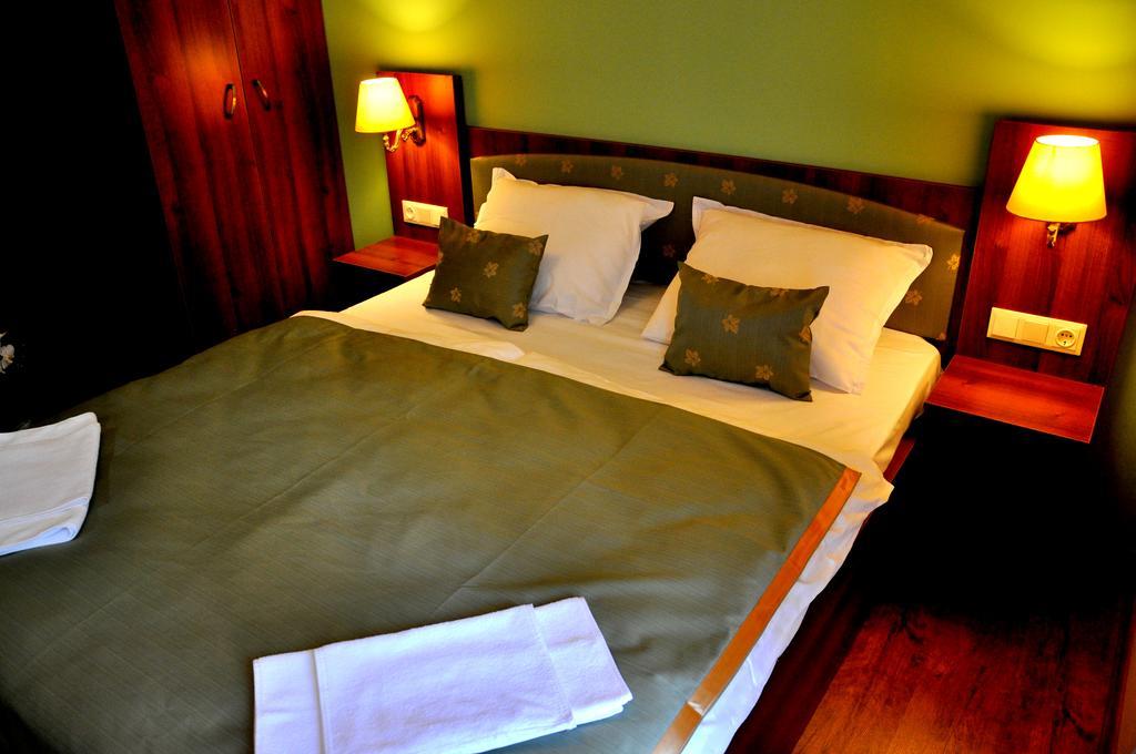 Forster Vadaszkastely Es Szalloda Hotel