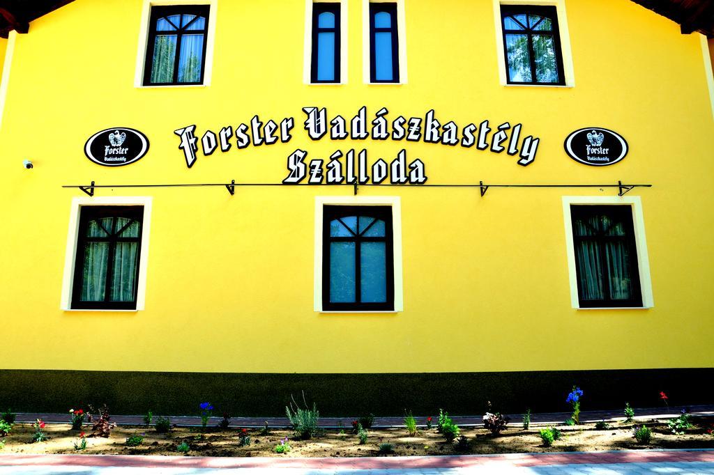Forster Vadaszkastely Es Szalloda Hotel Bugyi