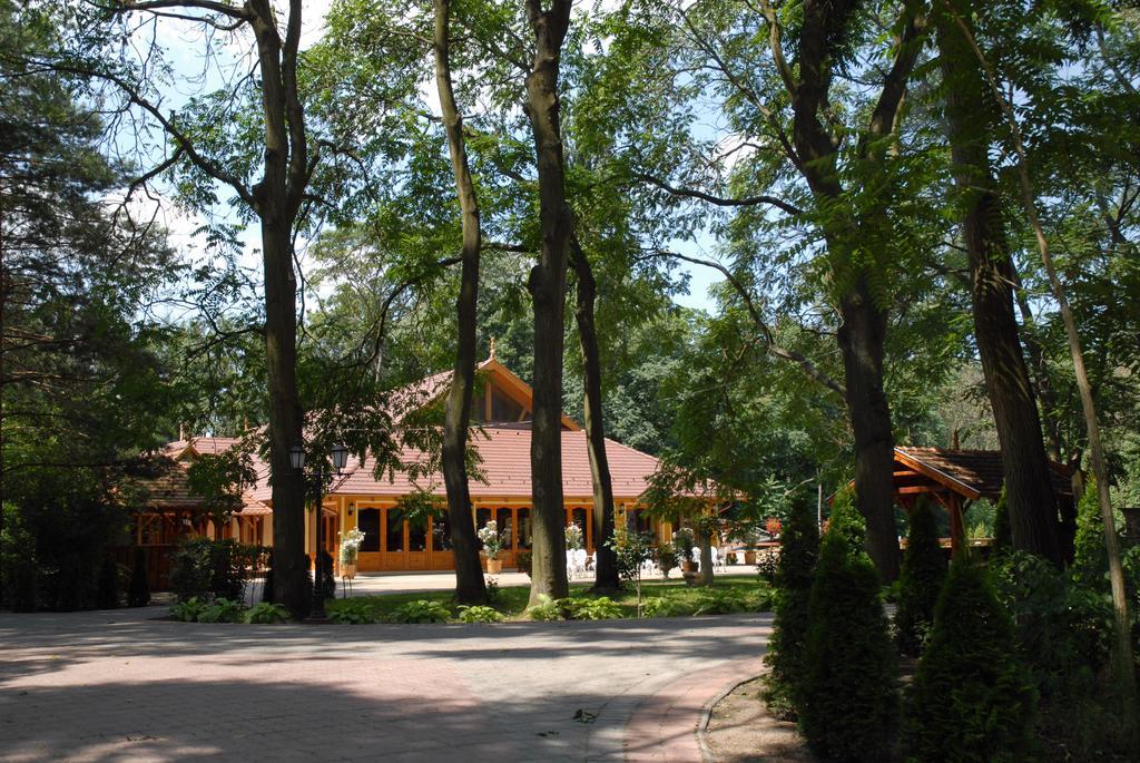 Hotel Forster Vadaszkastely Es Szalloda Bugyi