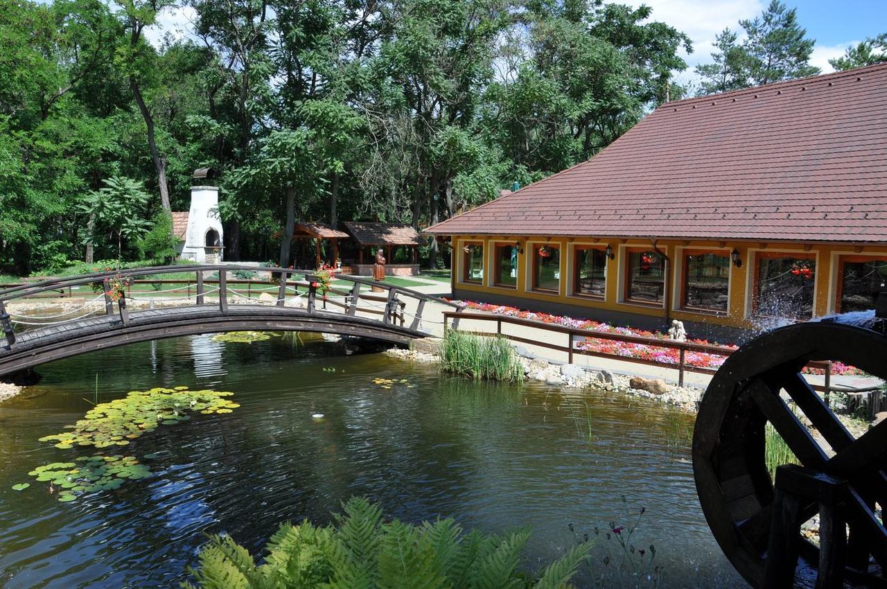 Hotel Forster Vadaszkastely Es Szalloda Bugyi